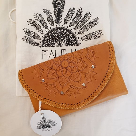 Mahiya Handbags - Mahiya Sahara Clutch